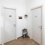 Parthenope Luxury House בית הארחה 4*