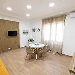 בית הארחה Parthenope Luxury House 4*