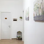 Parthenope Luxury House בית הארחה 4*
